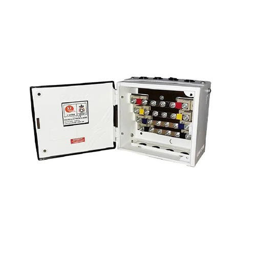 Selvo 32 Amps 415 Volts Step Type Busbar Chamber Box