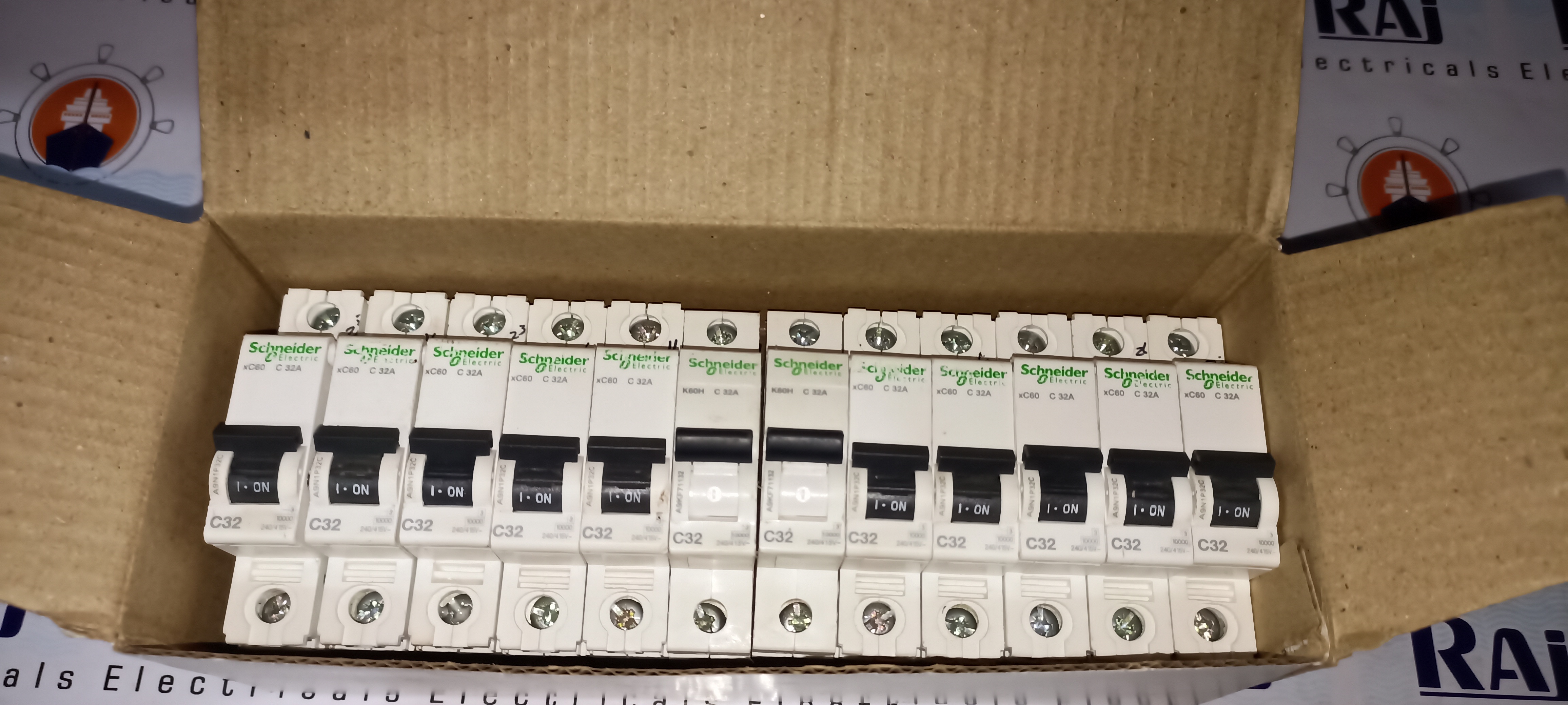 SCHNEIDER 32A SP MCB