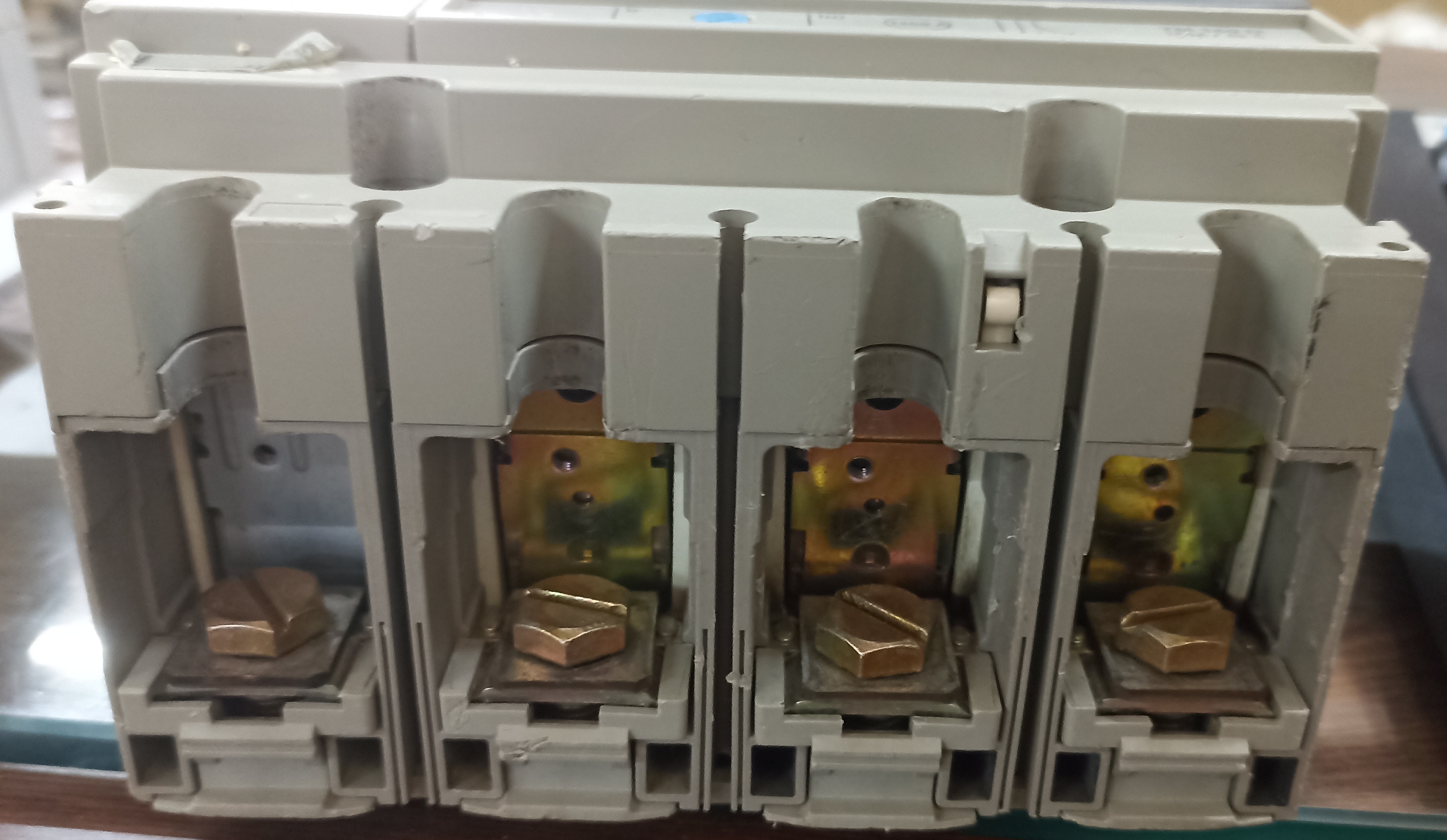 SCHNEIDER (NS160 SX) 160A 4P MCCB