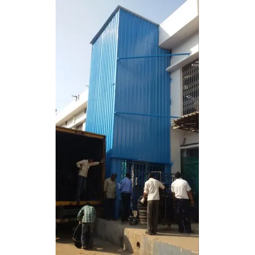 Hydraulic Goods Lift Usage: Building Elevator