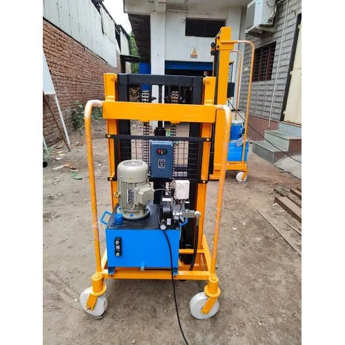 1000 Kg Electric Stacker