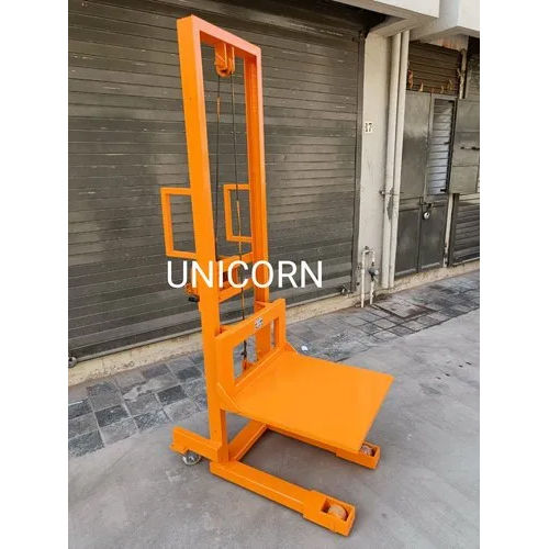 Easy To Operate Manual Winch Stacker