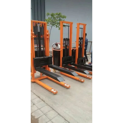 Easy To Operate Hydraulic Battery Stacker