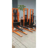 Hydraulic Battery Stacker - Attributes: Easy To Operate