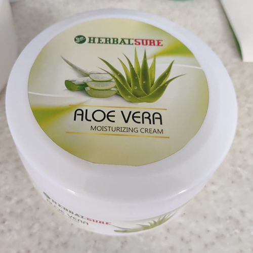 Maur Herbals Aloevera Moisturizing Cream - Purity(%): 99%