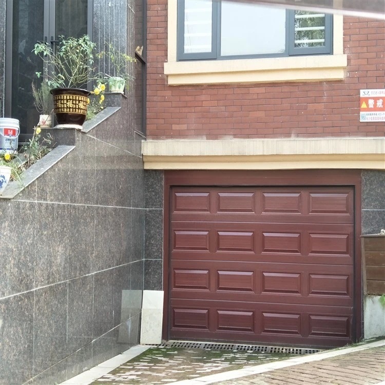 Aluminium garage door