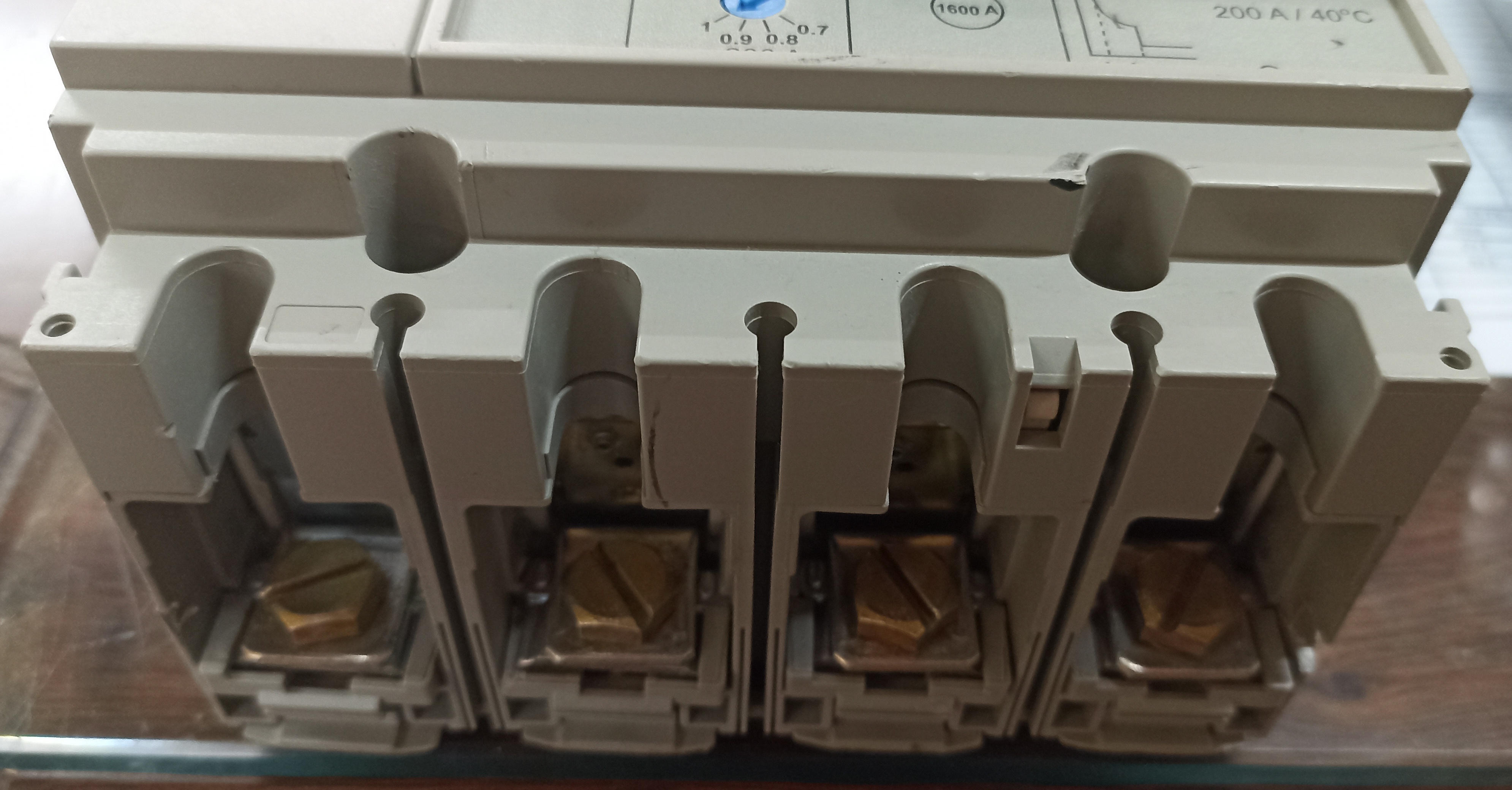 SCHNEIDER (CVS160F) 200A 4P MCCB