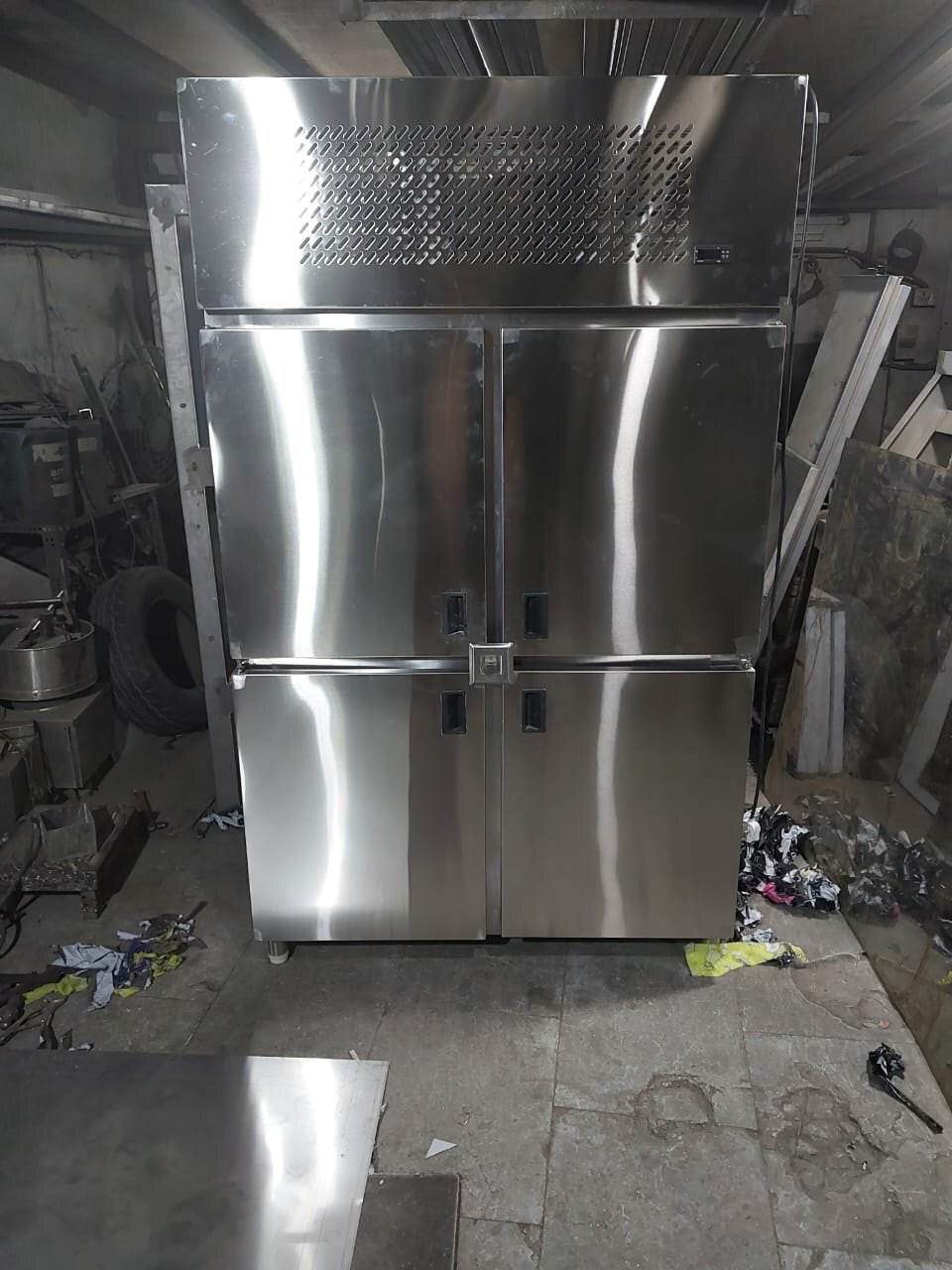Vertical Refrigerator
