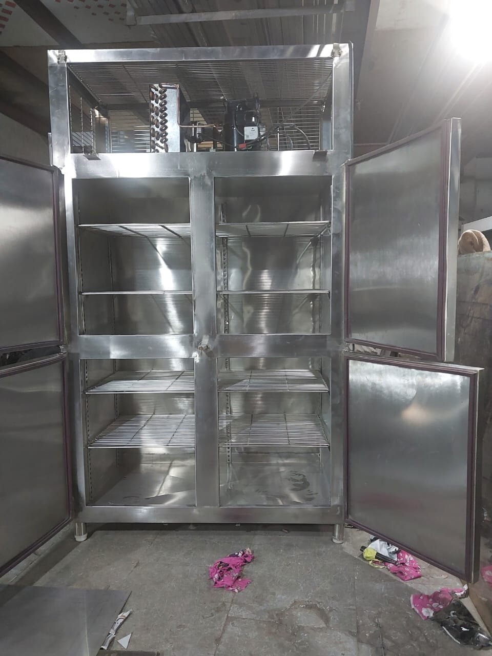 Vertical Refrigerator