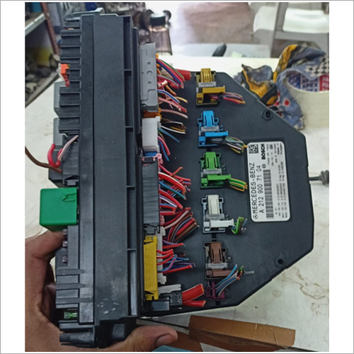 Mercedes Front Fusebox