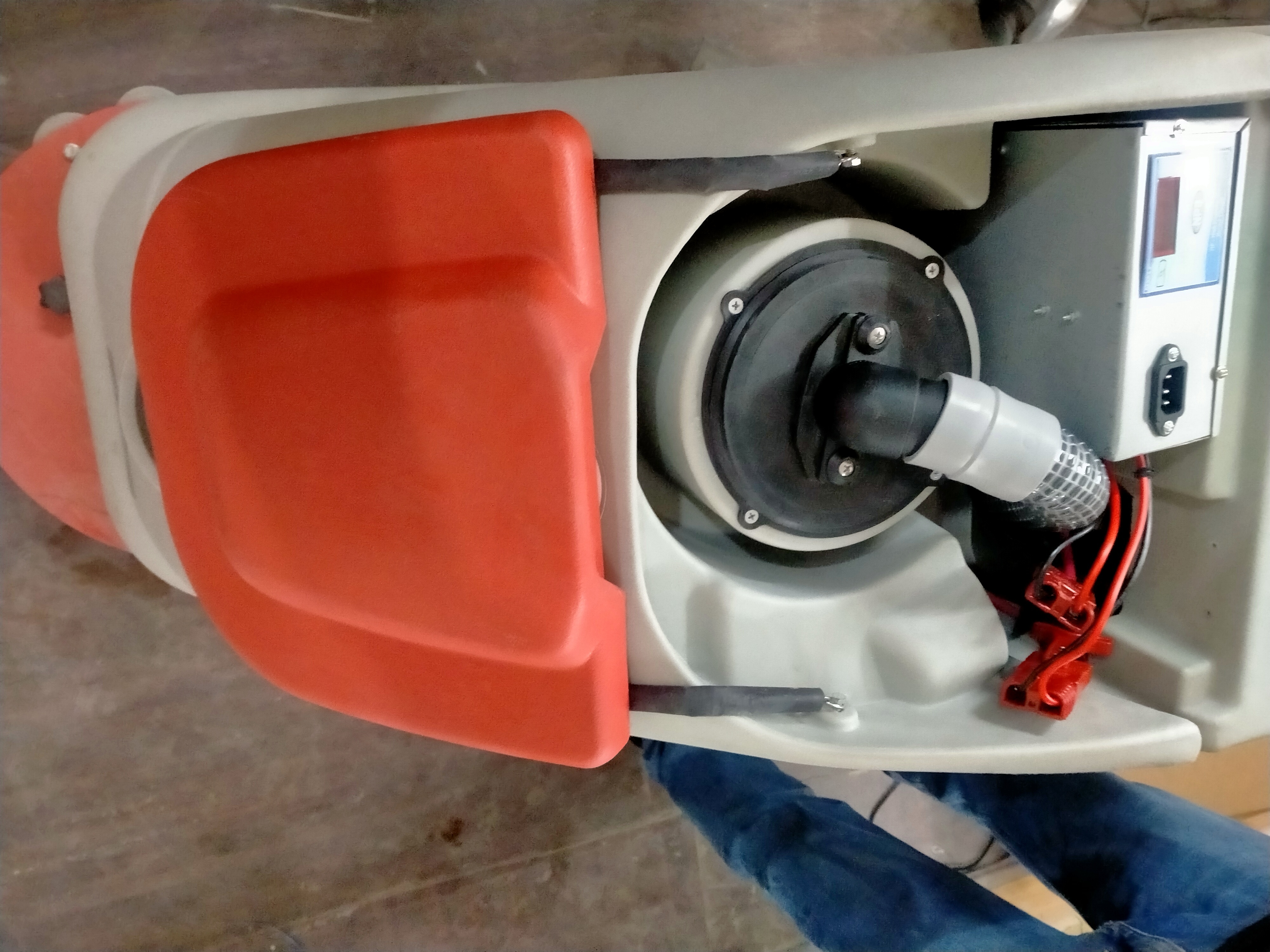 SC351 Scrubber Battery Charger