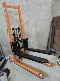 Manual Hydraulic Stacker