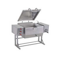 Commercial Tilting Braising Pan - Material: Stainless Steel