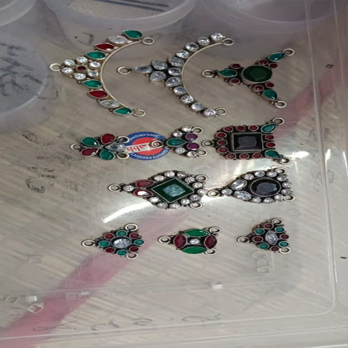 Artificial Pendant Gender: Women
