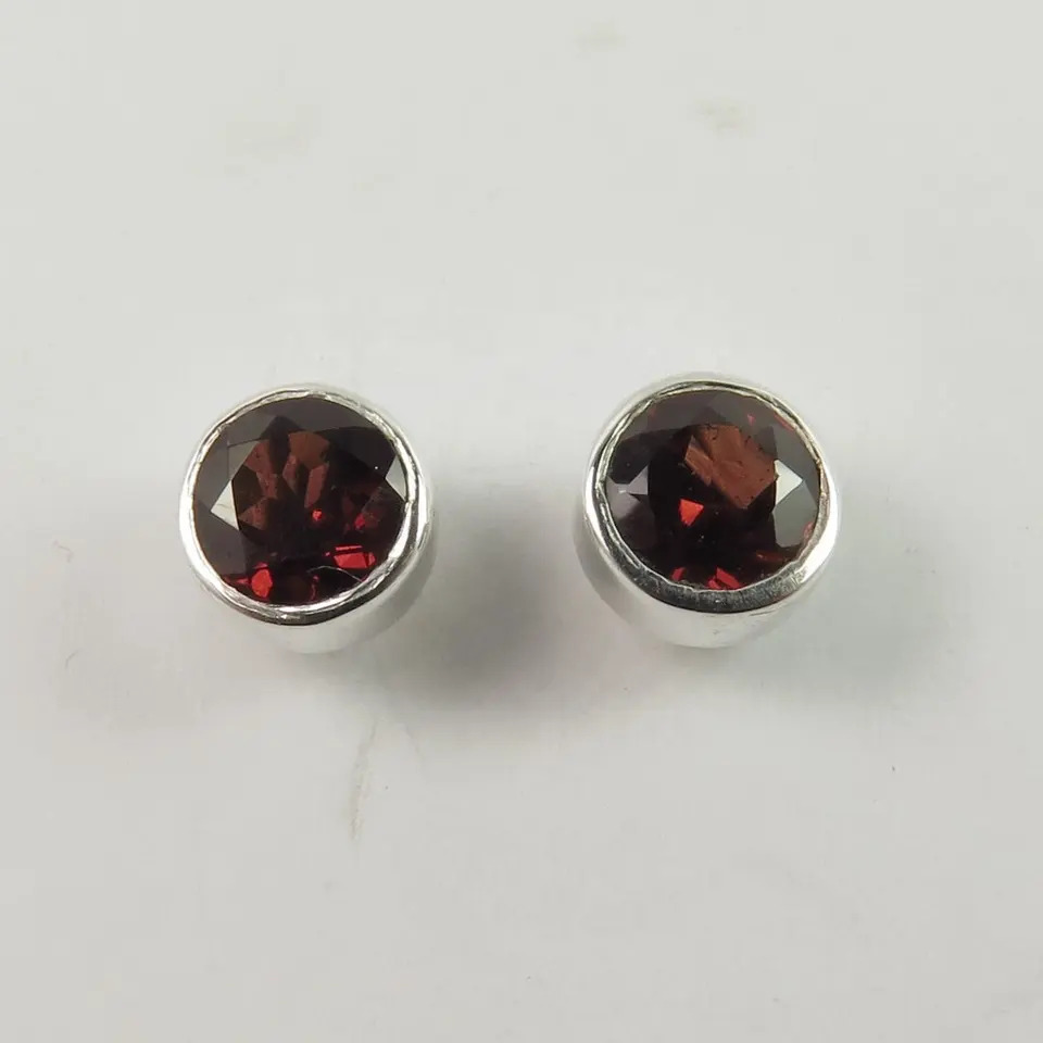 925 Sterling Silver Beautiful Cute Garnet Round Stone Stud Earrings