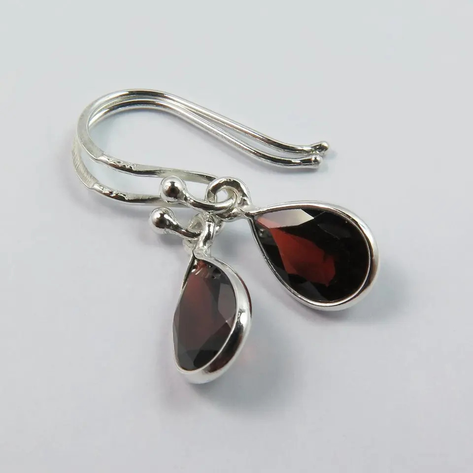 925 Sterling Silver Attractive Natural Garnet Pear Gemstone Drop Earrings