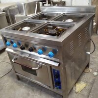 4 Burner Gas Range with Oven .