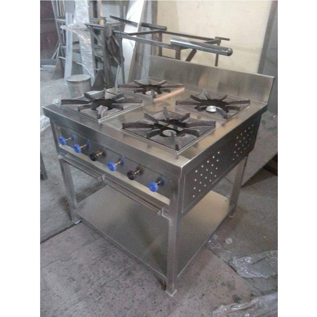 4 Burner Gas Range with Oven .