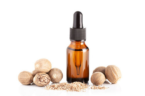 Nutmeg essentiol oil