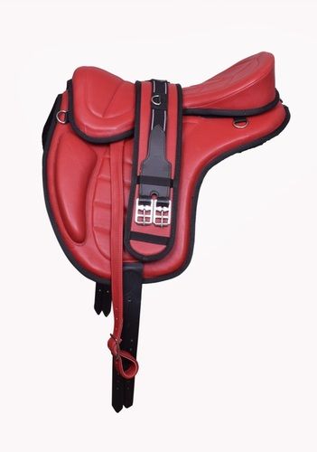 Freemax Treeless Saddle Red - Material: Leather