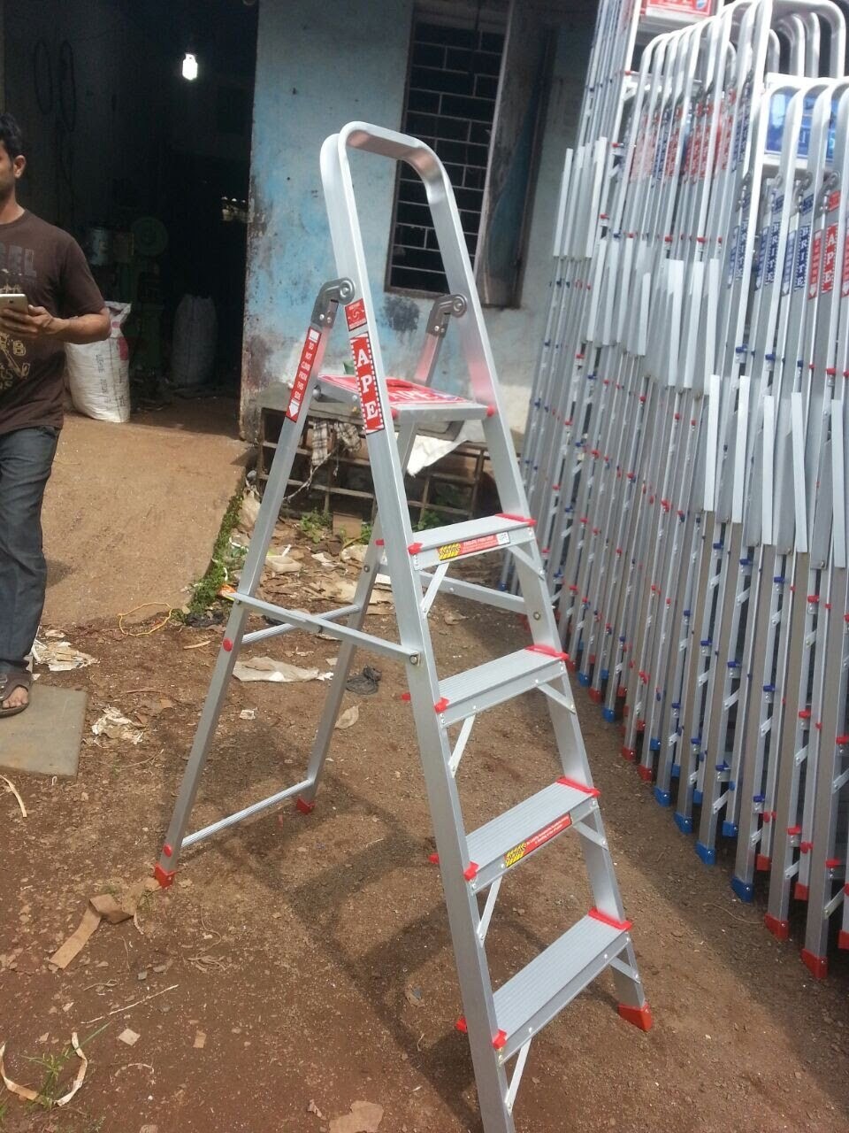 Aluminium Angle And Step Support Ladder