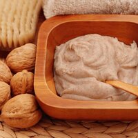 Herbal Walnut Scrub - Color Code: Natural Beige