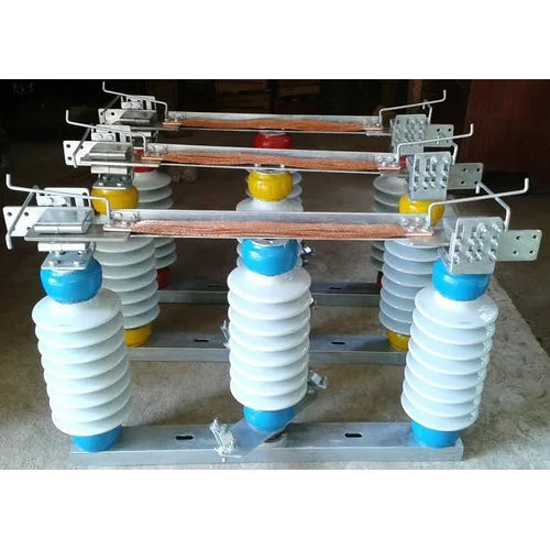 Rotating Type Double Break Isolators Application: Industrial