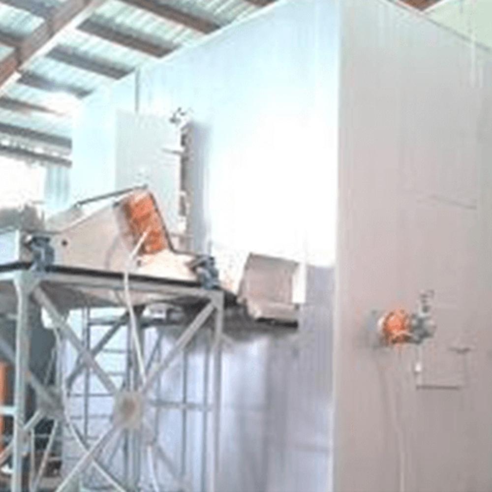 Ammonia Iqf - Color: White