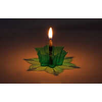 3d Plastic Reflection Diya - Color: Green