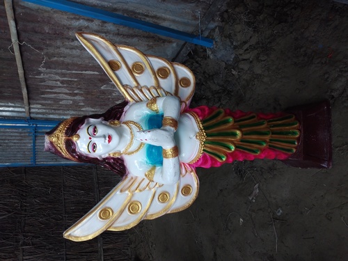Welcome Pari Statue