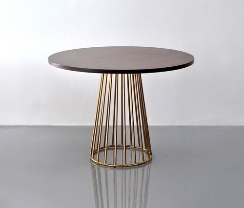 iron round wooden top table  for restaurant and cafe