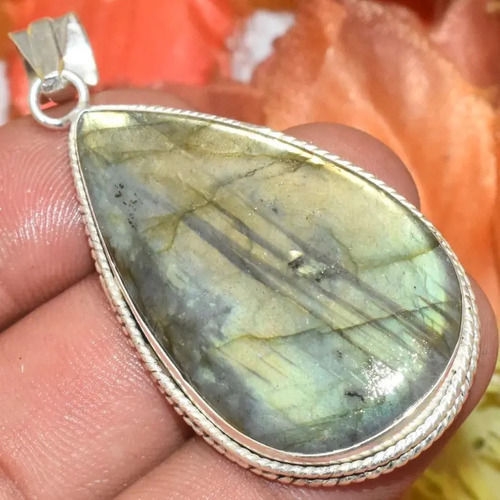 925 Sterling Silver Pretty Handcrafted Natural Labradorite Solid Pear Silver Pendants
