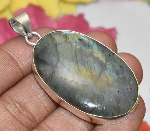 925 Sterling Silver Pretty Handcrafted Natural Labradorite Oval Silver Pendants