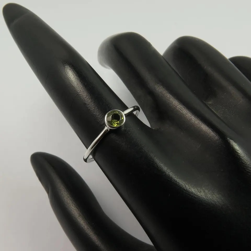925 Sterling Silver Beautiful Natural Peridot Tiny Stacking Ring