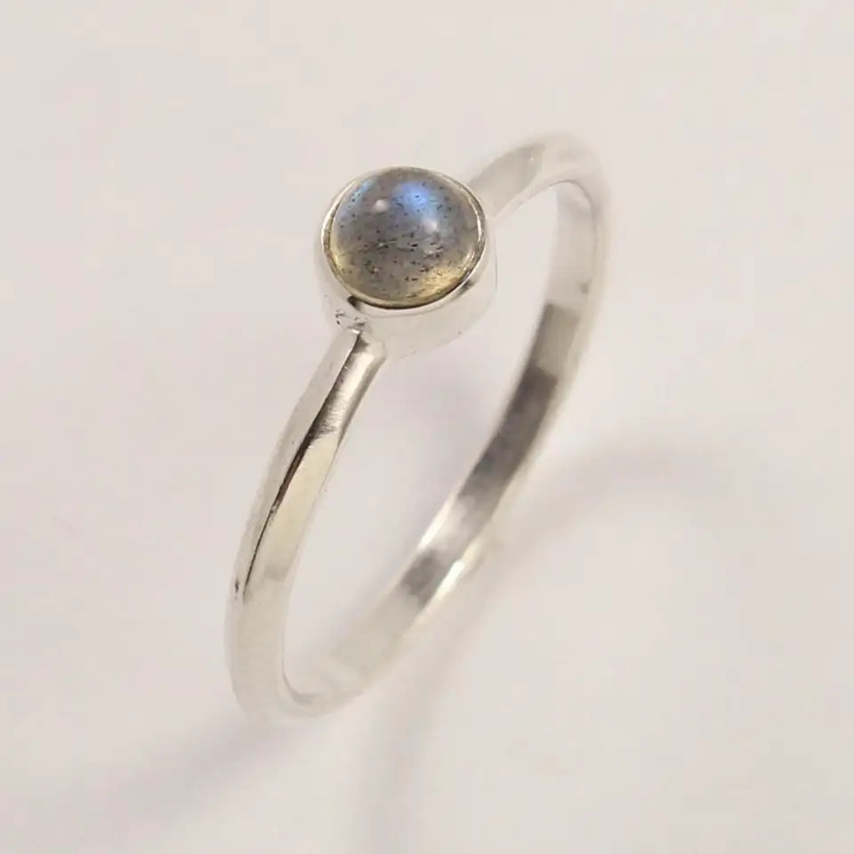 925 Sterling Silver Beautiful Blue Labradorite Tiny Cute Ring