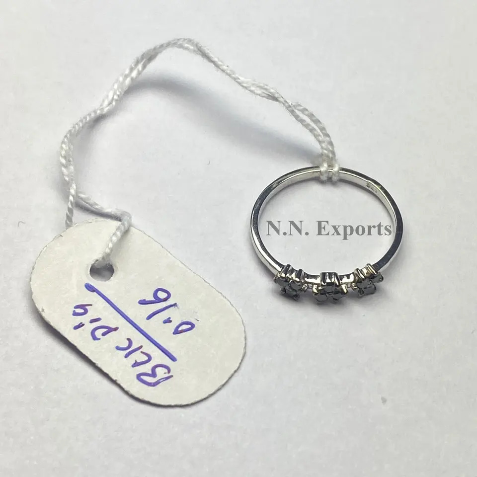 925 Sterling Silver Attractive Black Diamond Flower Ring