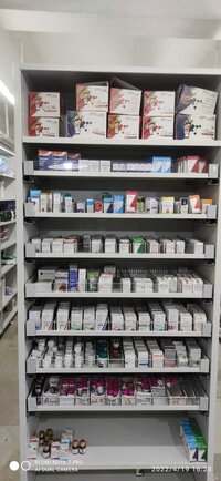 Pharmacy rack