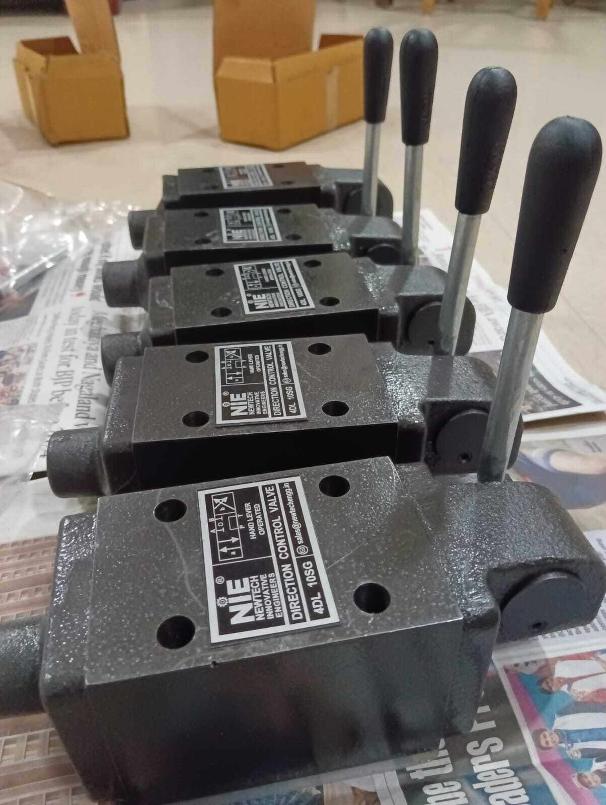 HYDRAULIC HAND LEVER VALVE