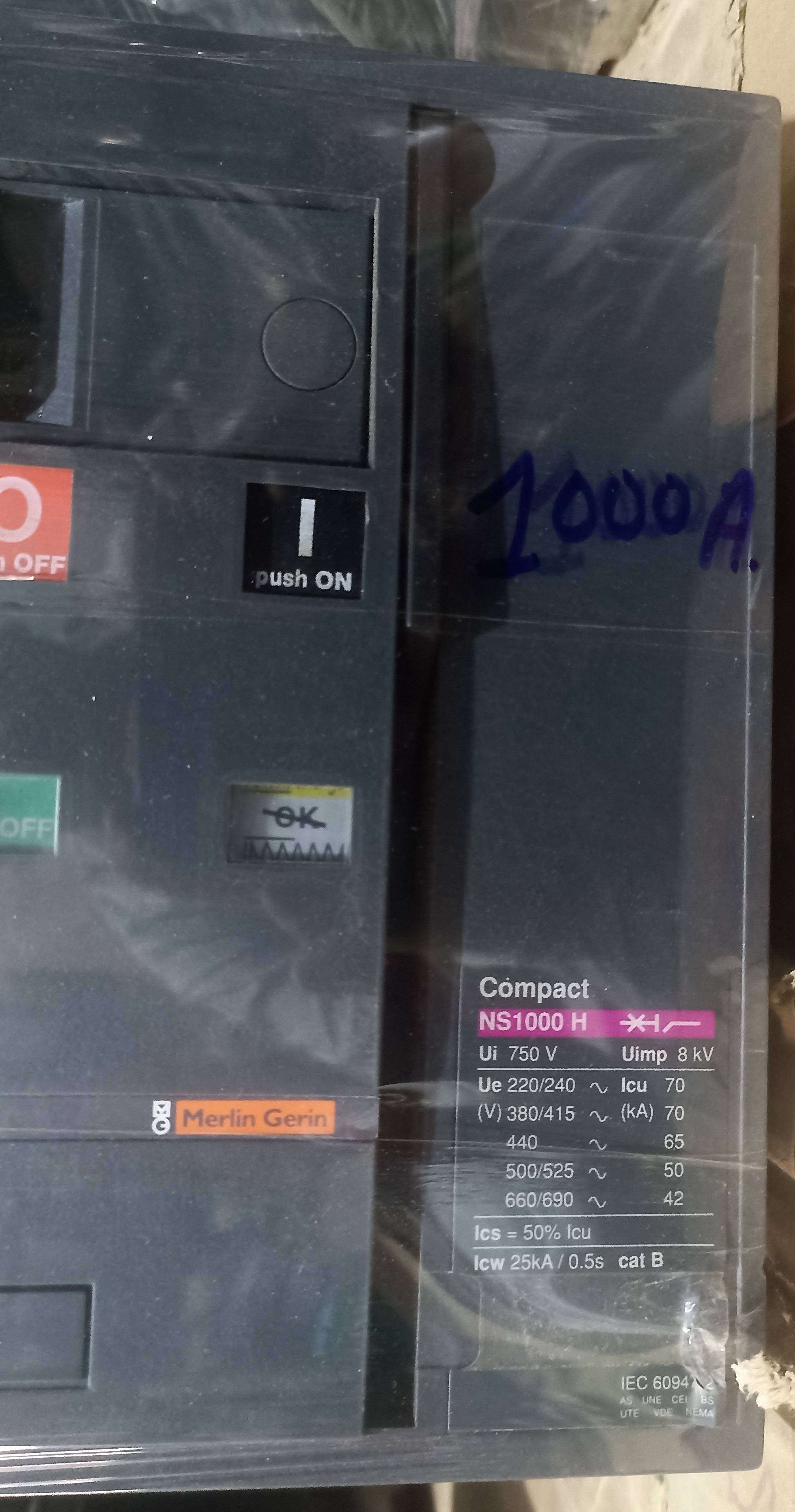 MERLIN GERIN 1000A 4P AIR CIRCUIT BREAKER