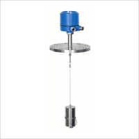 Displacer Level Switch - Stainless Steel Ss 304, Ip65 Protection Level, Flanged And Threaded Connection, High Durability, White Mettle Design