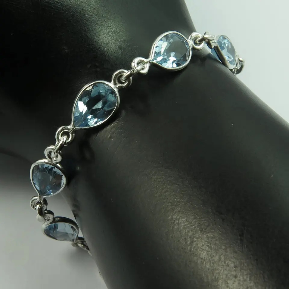 925 Sterling Silver Attractive Natural Blue Topaz Faceted Gemstone Bracelet