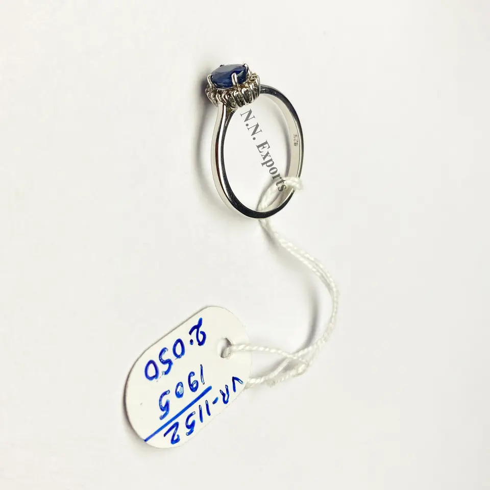 925 Sterling Silver Beautiful Blue Sapphire And Diamond Ring