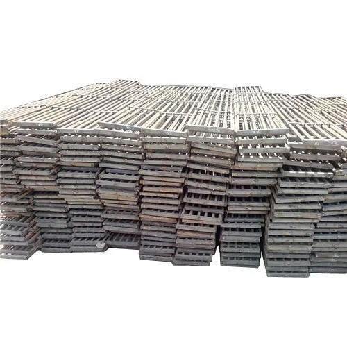 Steel Planks With Flat Hooks, L2000 W280 H40 2mm Sheet Th at Rs 1200/number  in Ahmedabad