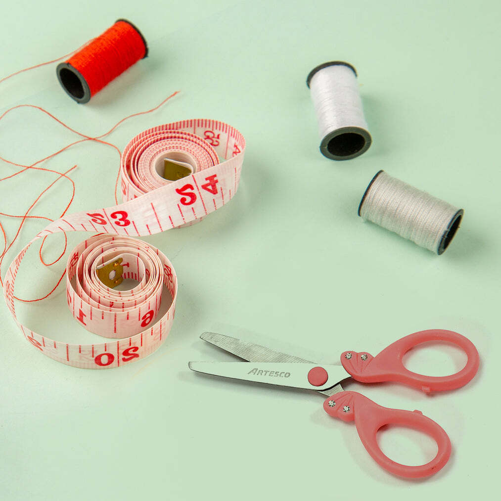 MULTIPURPOSE FANCY SCISSOR COMFORT GRIP HANDLE AND STAINLESS STEEL BLADES PAPER PHOTOS CRAFTS (1PC) (9122)