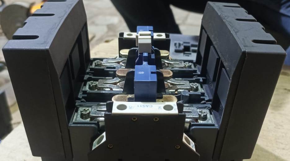 SCHNEIDER LC1E 120 CONTACTOR