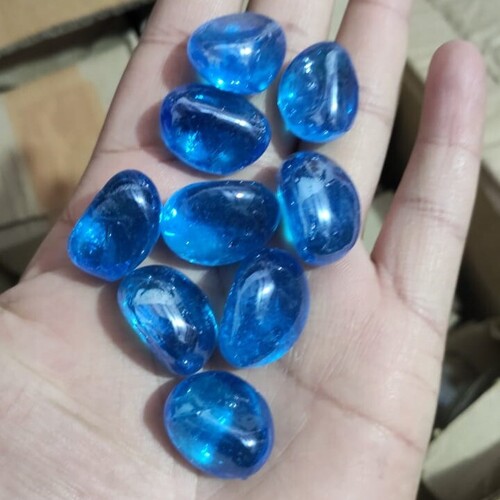 High quality crystal blue glass cashews for decoration and Fire pit landscaping used