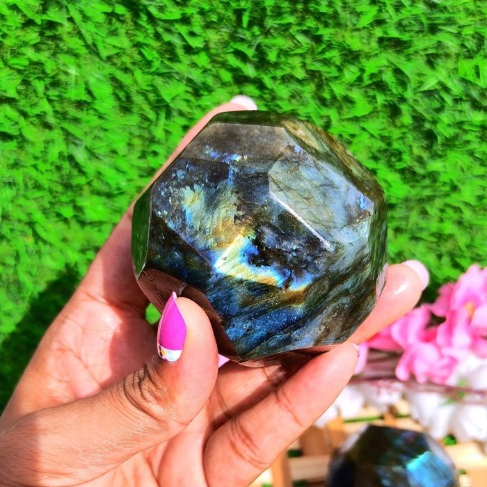 Natural Gemstone Labradorite Sphere Round Shaped Crystals Faceted Ball