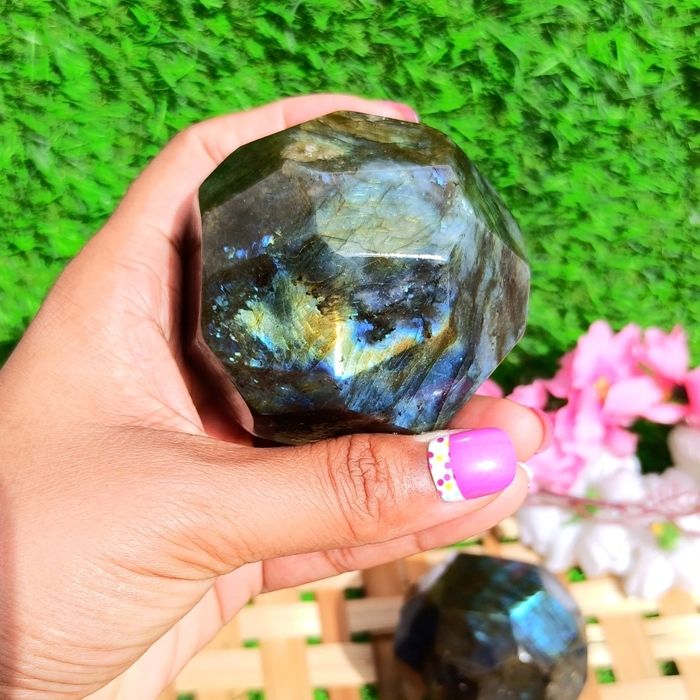 Natural Gemstone Labradorite Sphere Round Shaped Crystals Faceted Ball