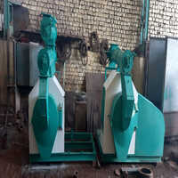 Cattle And Poultry Feed Machine - Color: Green & White