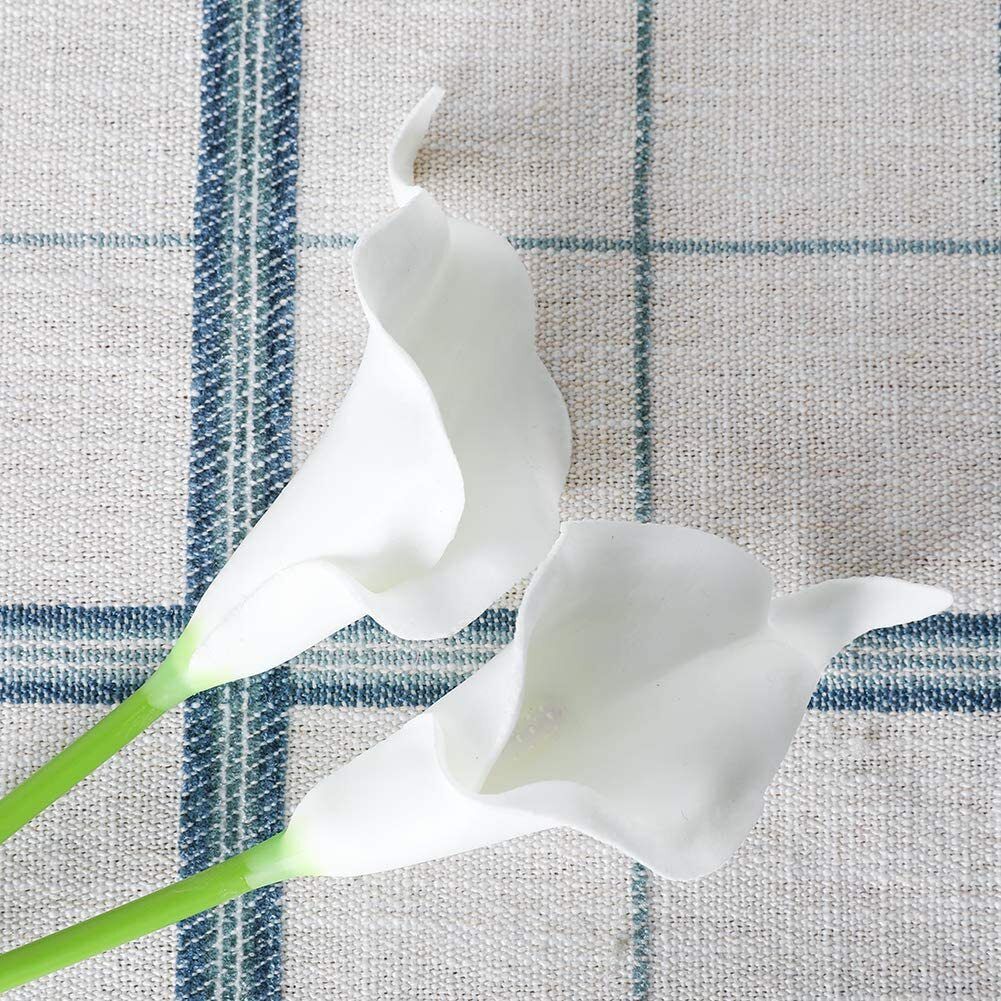 Artificial calla lily flowers